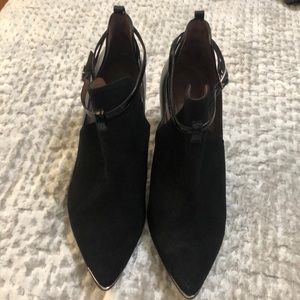 Donald Pliner Tali Bootie Black Size 10